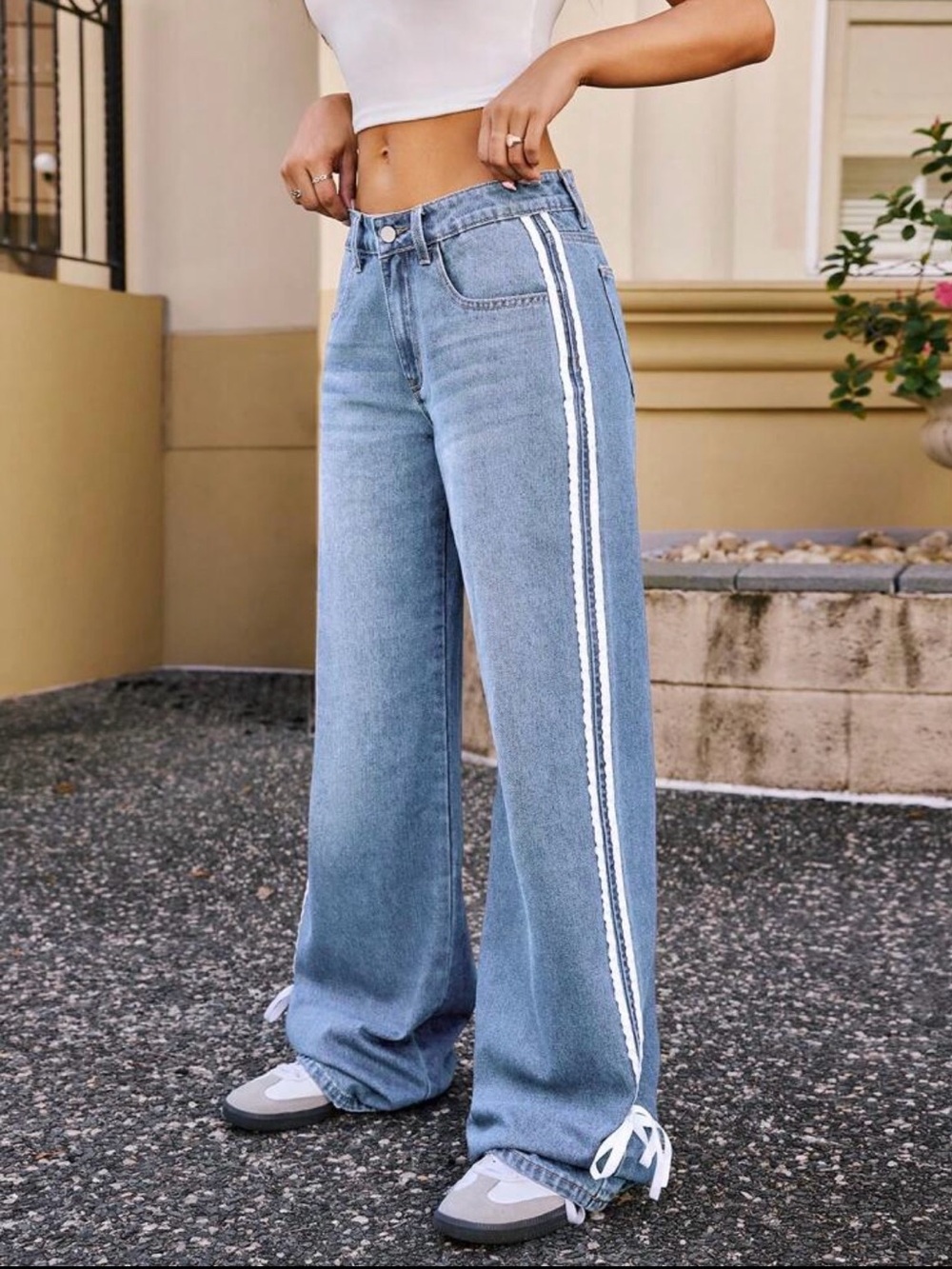 High-Waist Light Blue Wide-Leg Jeans with Side Stripe